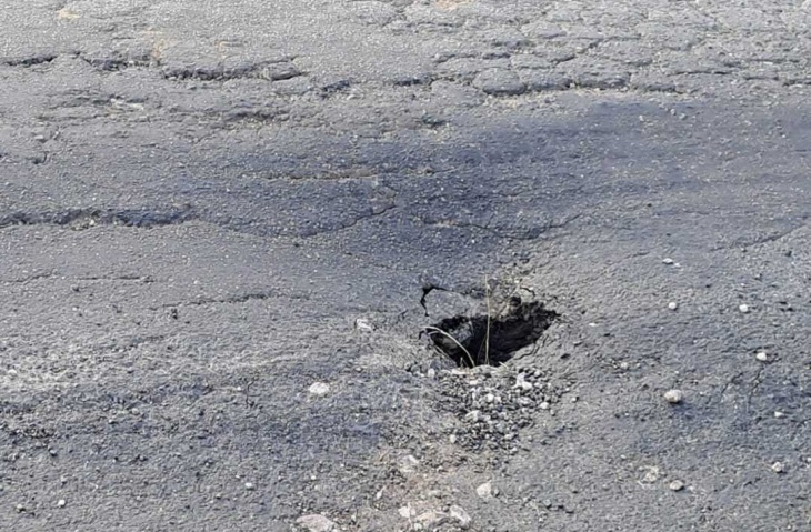 На мосту в Волгоградской области обнаружили опасную дыру