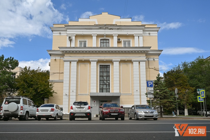 Волгоградская гордума закупает на подарки зонты от дождя и солнца