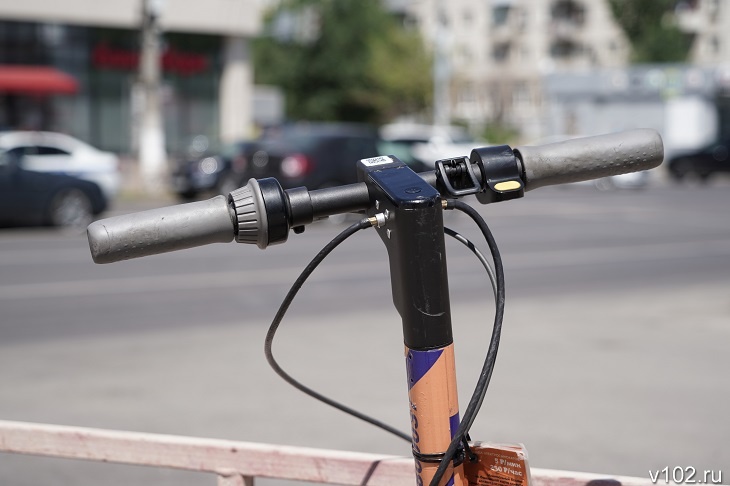 В Волгограде первые 15 электросамокатов эвакуировали на штрафстоянку