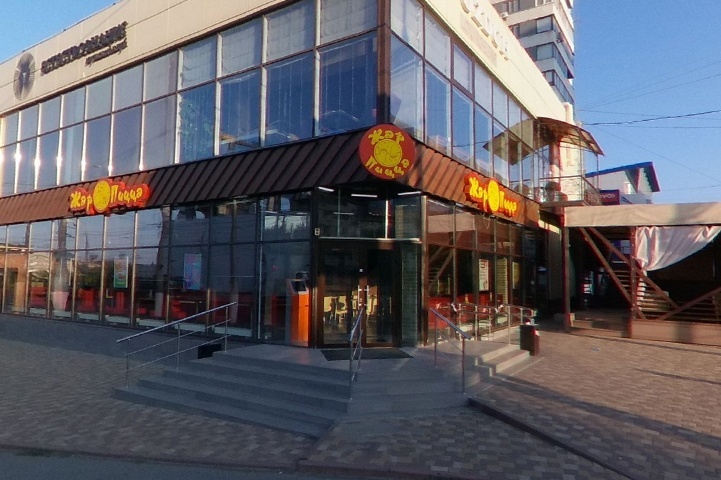 В Волгограде менеджера и уборщицу «Жар Пиццы» увольняют после скандала с ребёнком-аутистом