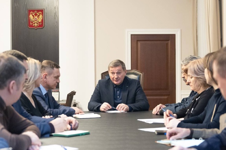 Андрей Бочаров: обломки БПЛА упали на МКД в Волгограде