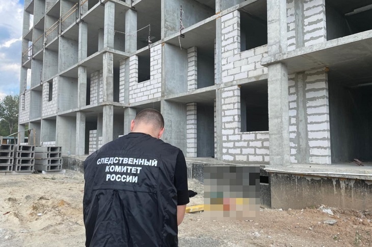 СК: Строитель разбился, упав с высоты 8-го этажа в Волгограде