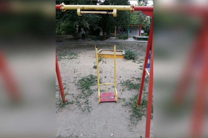 В Волгограде мастеру УК грозит до 6 лет тюрьмы из-за травмы ребёнка на аварийных качелях