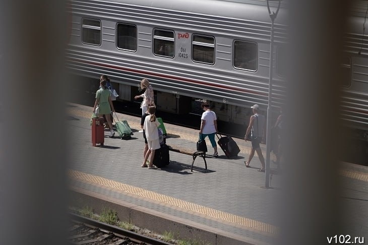 «Ну не может человек 21 час спать!»: мать двоих детей впала в кому в поезде Волгоград-Москва