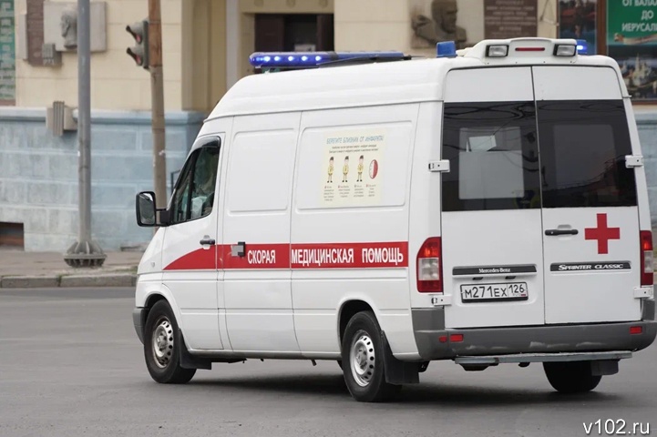 Медики сообщили о состоянии водителя «Газели», протаранившей в Волгограде КАМАЗ