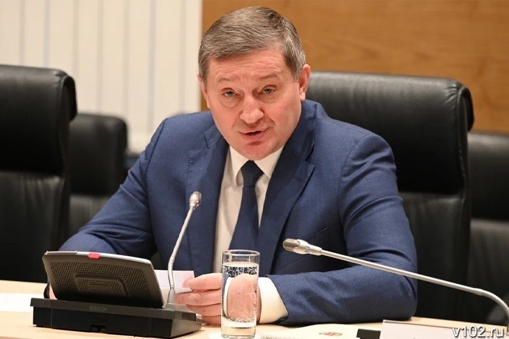 Ландшафтный пожар возник в Волгограде из-за падения обломков БПЛА