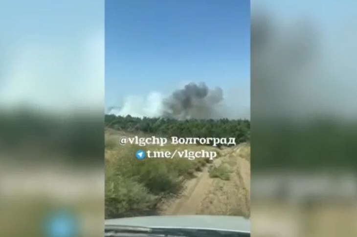 Волгоградцы сообщают о крупном пожаре на Ергенинских высотах