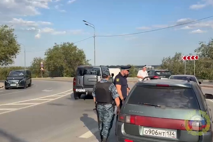 ГАИ устроило в Волгограде облаву на проштрафившихся водителей