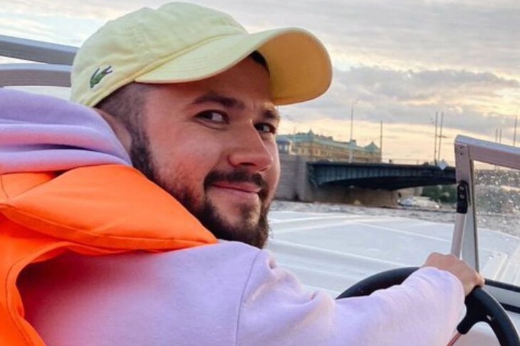 «Люди испытывают какой-то детский восторг»: организатор водных экскурсий - о необычных просьбах, экстриме и нелегалах на воде