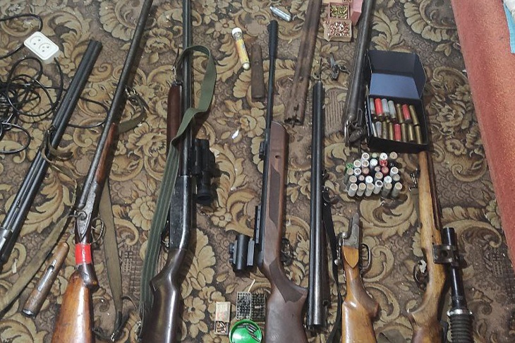 Под Волгоградом силовики нашли у жителей схрон с боевым оружием