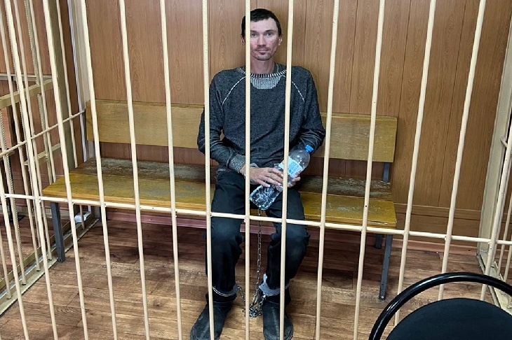 Волгоградца заковали в цепи после нападения с ножом на знакомого