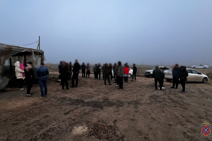 Под Волгоградом силовики пришли с проверкой в ерзовские теплицы