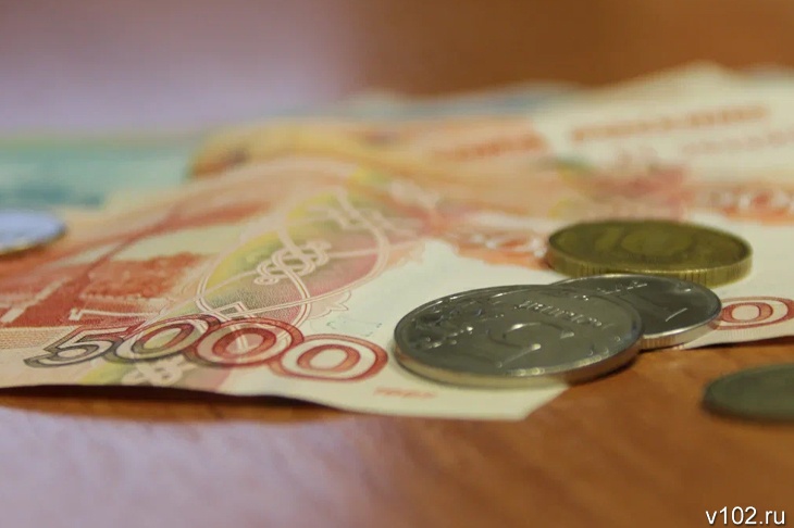 В Волгограде торговый дом задолжал мастеру участка полмиллиона рублей