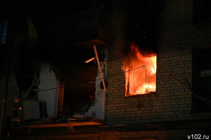 Один человек погиб и один пострадал в ночном пожаре на юге Волгограда
