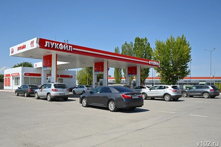 «Только за наличные»: волгоградцы столкнулись с проблемами на АЗС