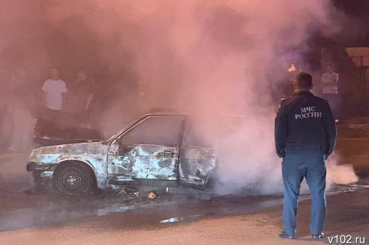 В Волгограде на улице Пельше сгорела «четырнадцатая»