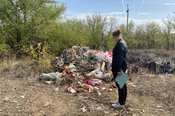 Волгоградцу выставили счёт на полмиллиона за кучу отходов у Третьей Продольной