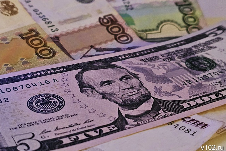 В Кремле пояснили резкий рост курса валют