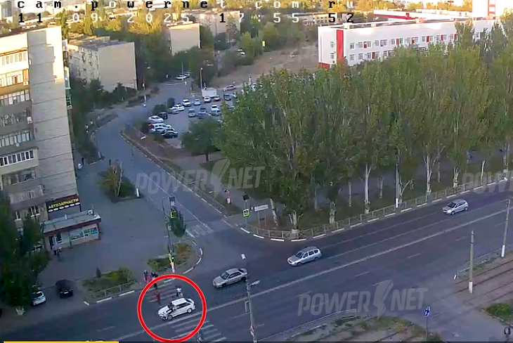 ДТП с велосипедистом на переходе в Волжском попало на видео