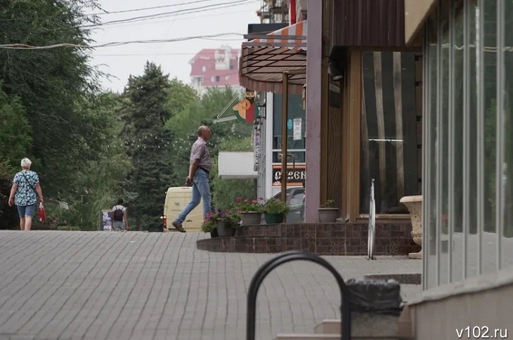 Жители Волгограда хотят видеть город без уродующей его рекламы