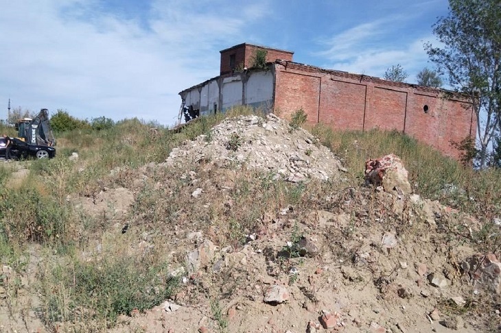 В Волгограде «черные мусорщики» завалили стройотходами улицу Майкопскую