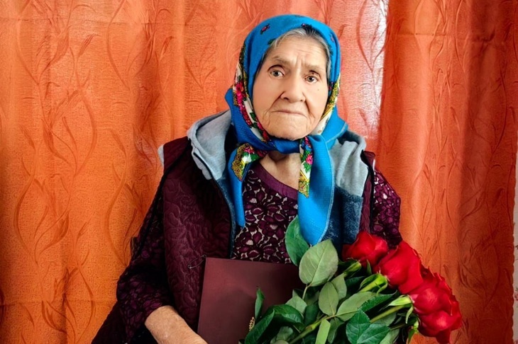 В Волгоградской области 100-летний юбилей отметила ветеран Анна Золотовскова
