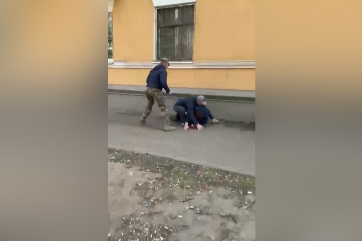 ФСБ задержала 41-летнего волгоградца, призывавшего к расправе над властями