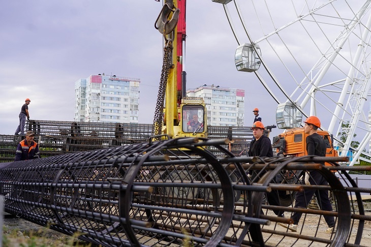 В Волгограде приступили к возведению 120-метрового колеса обозрения