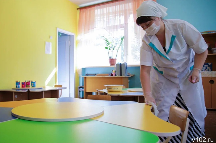 Воспитатели в Волгоградской области мечтают получать 40 тысяч