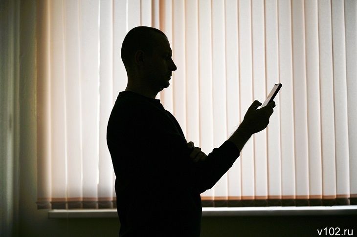 В Волгограде сотрудник похоронного бюро украл Iphone у покойника