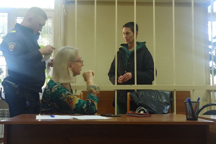 В Волжском осудили 54-летнюю женщину, зарезавшую знакомую из-за флирта