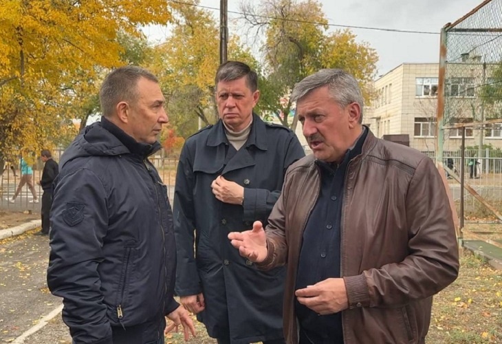 На юге Волгограда подсчитывают ущерб от разбитых окон после атаки БПЛА