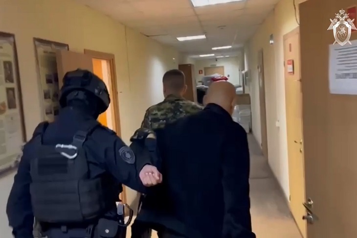 «Он на СВО, они – себе деньги в карман»: силовики скрутили укравших миллион у военного из Волгограда