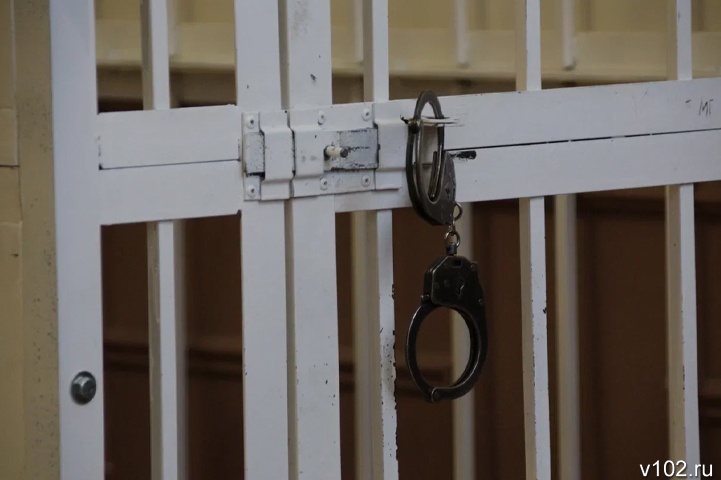 В Жирновске задержан иностранец, пытавшийся «выкупить» у полиции сына
