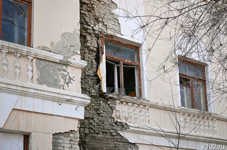В Волгограде из аварийных домов переселят 3700 человек