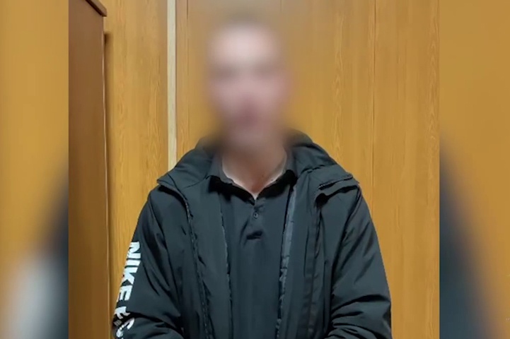 Волгоградец доставлен в полицию за стрельбу из пистолета во дворе МКД