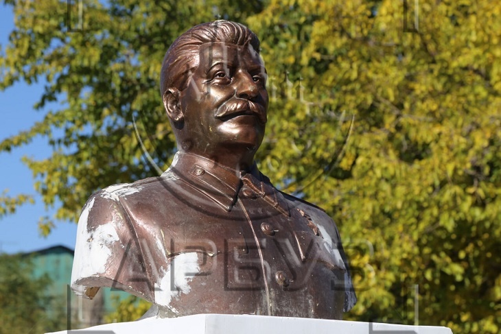 В Астрахани Сталин незаметно «сверг» Ленина с пьедестала