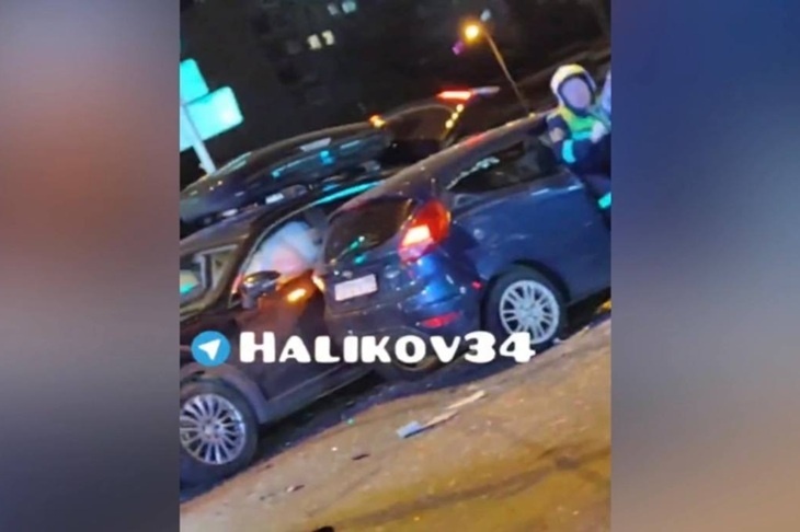 В жестком ДТП у «Парк Хауса» в Волгограде пострадал ребенок