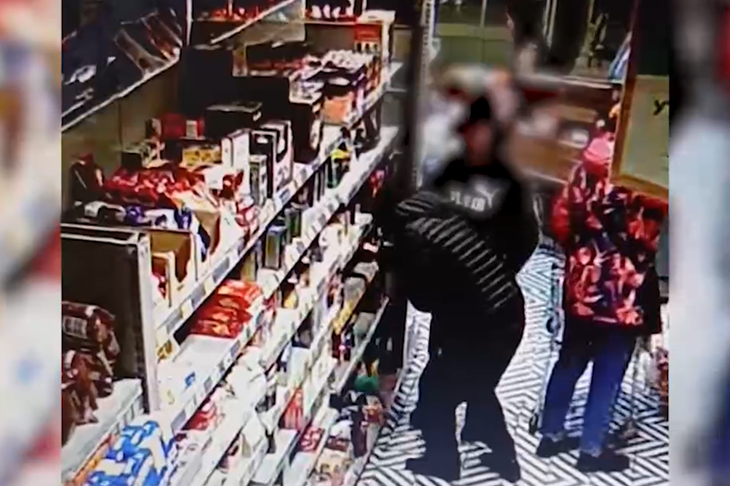 В Волгограде двоим подросткам грозит срок за кражу в продуктовом магазине