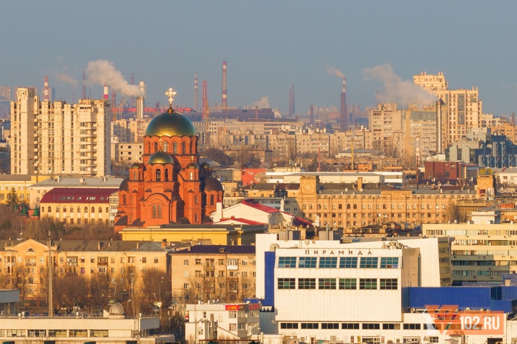 В Волгограде работники Концессий помогают жителям запускать тепло в дома