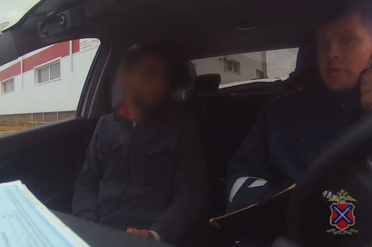 Под Волгоградом пьяный водитель пытался подкупить сотрудника ГАИ за 150 тысяч