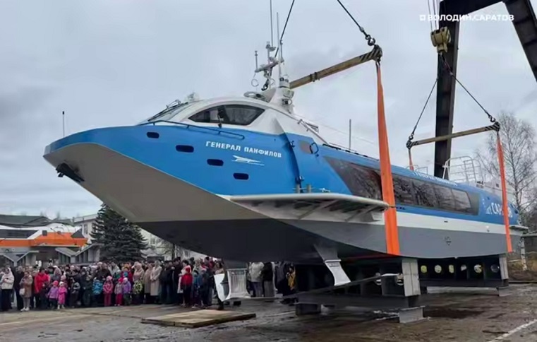 В Нижнем Новгороде спустили на воду третий «Валдай» для Саратова