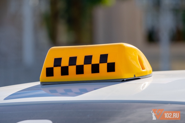 Самозанятым таксистам разрешат ездить на старых авто до 2033 года