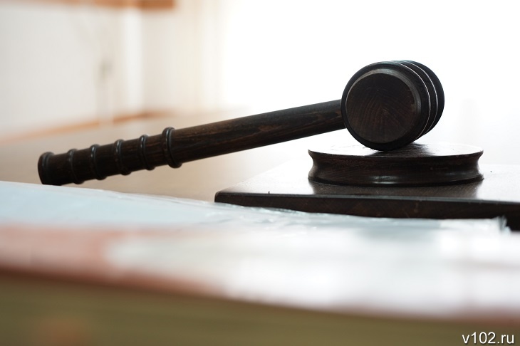 Волгоградский предприниматель пытался закрыть дело о падении работника с лесов