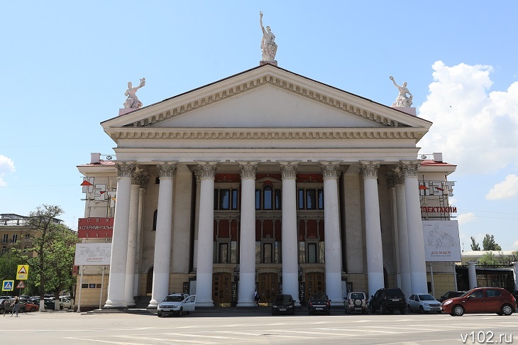 Волгоградский НЭТ в декабре заменил один спектакль