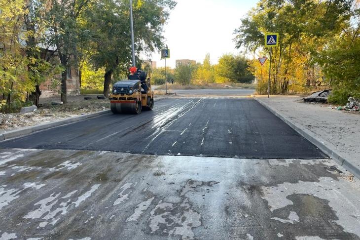 Больше 20 000 кв. метров асфальта восстановили с начала года в Волгограде