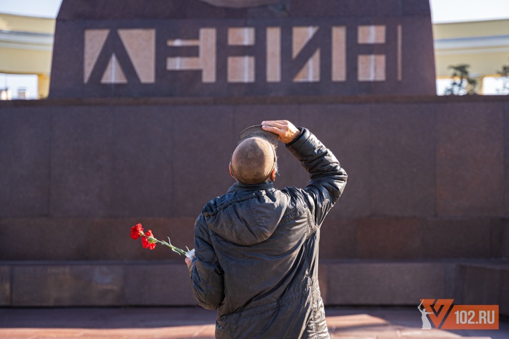 Ленин явился волгоградцам 7 ноября после легкой «косметики»
