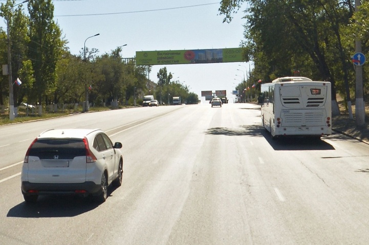 В Волгограде на СХИ из-за демонтажа рекламной арки перекроют Университетский проспект
