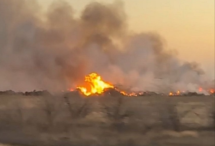 Под Волгоградом вспыхнула огромная свалка
