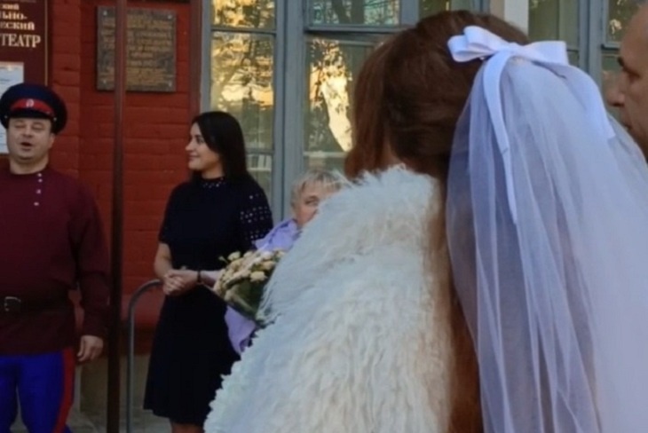 В Казачьем театре Волгограда зарегистрировали первый брак